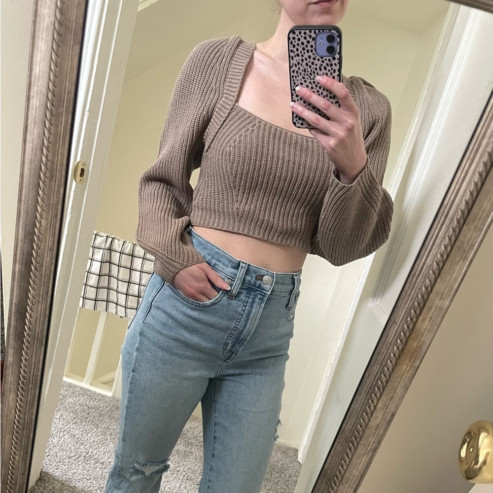 Bundle 3/$15 - Forever 21 Cropped Sweater